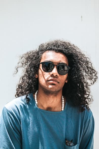 Julian, 26